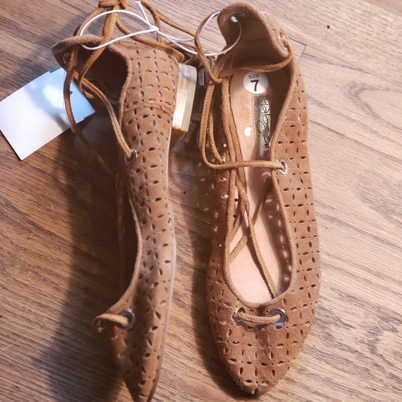 Halogen cognac suede ballet flats.  Sz 7 & 7.5 - Picture 4 of 4